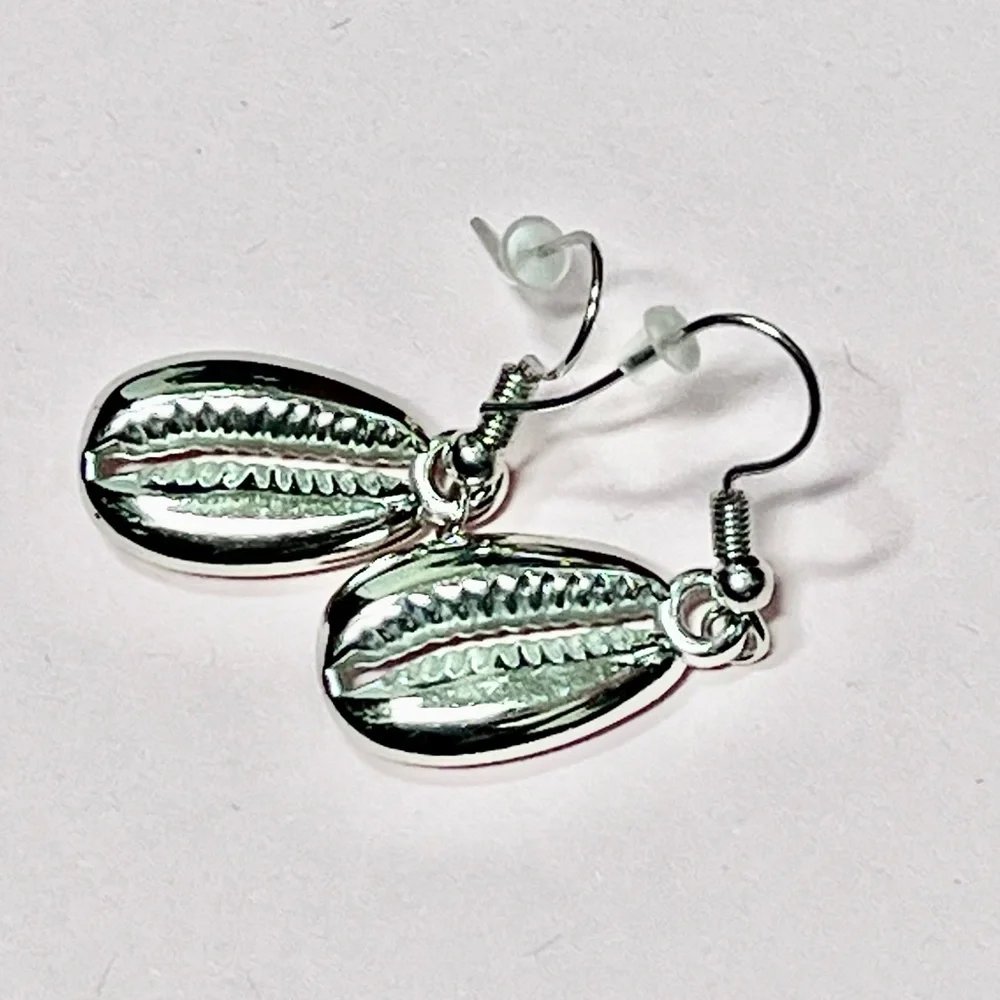 Shells dangle earrings - Picture 2 of 3